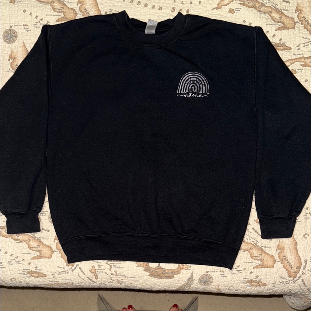 Black Unisex Crewneck Sweatshirt with Embroidered Māmā Design EUC (217)